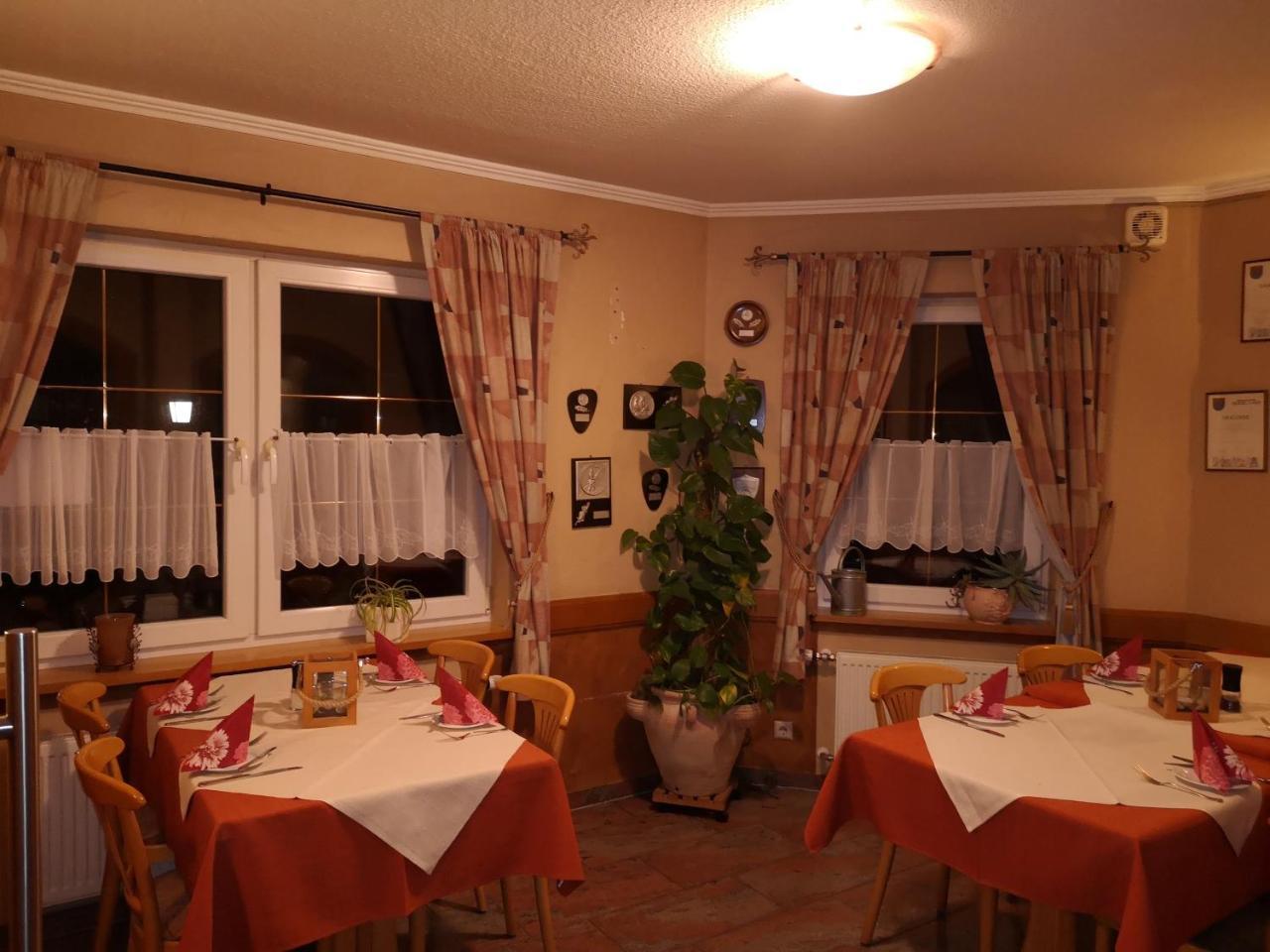 Gasthaus "Zur Alten Dorfschmiede" Metterich المظهر الخارجي الصورة
